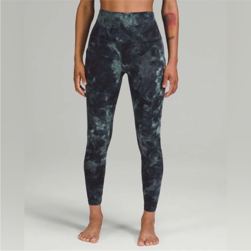 Lululemon Align High Rise 25” with pockets
